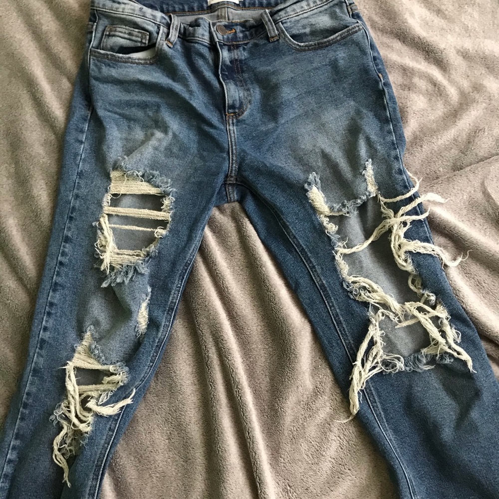 Ripped Boyfriend Jeans